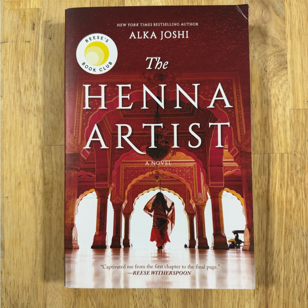 The Henna Artist Paperback Novel by Alka Joshi